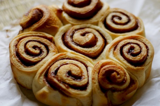 Make cinnamon rolls at home with this easy recipe
