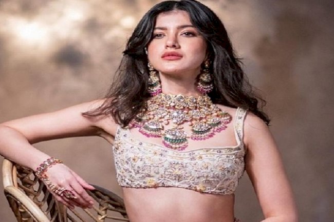Shanaya Kapoor Big Debut from Karan Johar Production Bedhadak