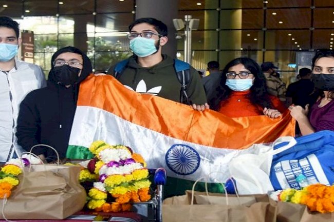 Indian flag got us home safely from Ukraine, say Pakistan and Turkey students
