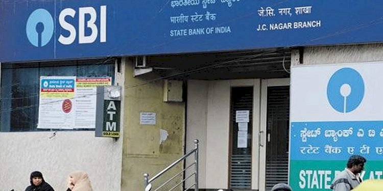 Bank holiday : Bank will remain close for three consecutive days