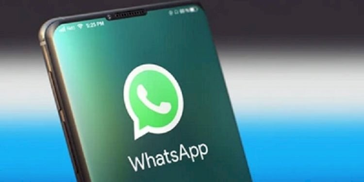 WhatsApp giving cash-back rewards to win payments users in India