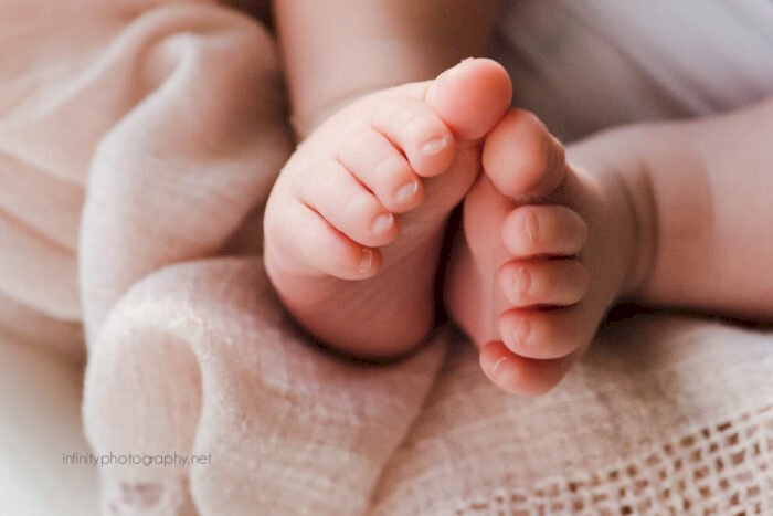 20-year-old woman delivers healthy baby after being pregnant for just 2 months