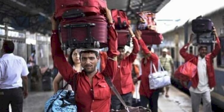 Railways new luggage rules: Railways to charge you for carrying extra baggage