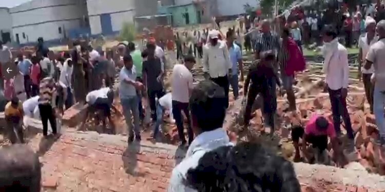 Under-construction warehouse collapsed: 5 people, killed 10 injured