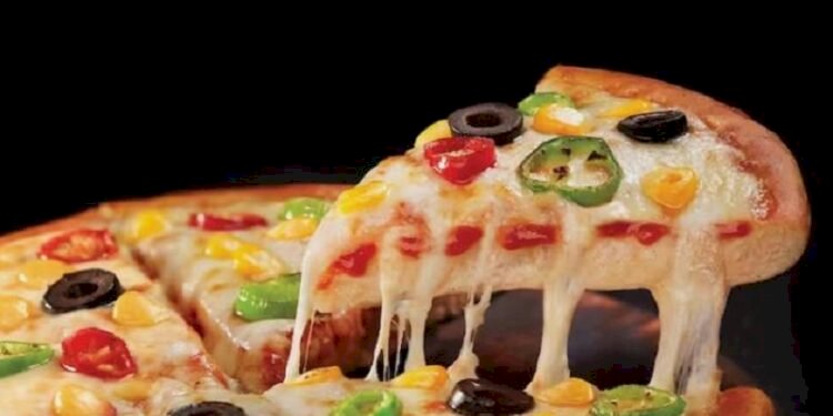 Zomato cancel pizza order: ordered to pay Rs10,000 to customer